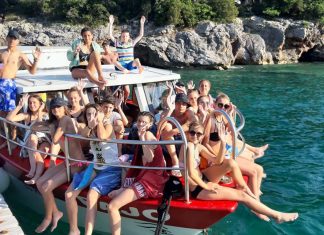 Крстарење Боком