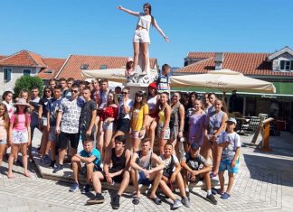 Град историје, степеница и мимозе