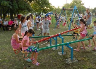 Сређивање 30 дечјих игралиша