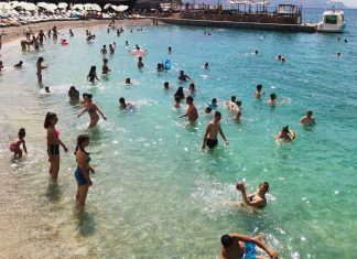 Из аутобуса право у море