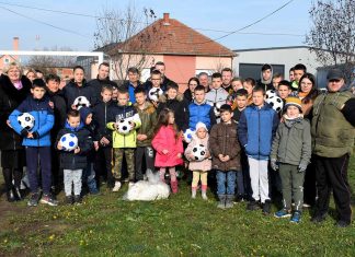 Савез донирао нову опрему за дечје игралиште