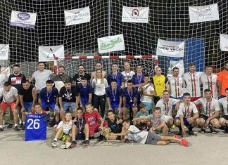 Шампионски пехар за екипу из Пећинаца