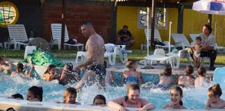 Због лоших временских услова померен почетак бесплатне школе пливања