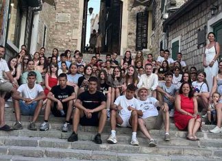 Петице у књижици за бесплатно летовање